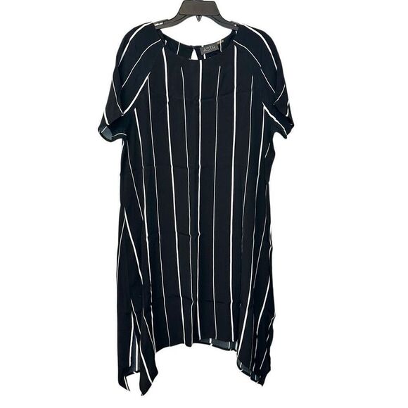 ASTR The Label Striped Side Slit Asymmetric Black White Shift Dress Size Large - Picture 1 of 5